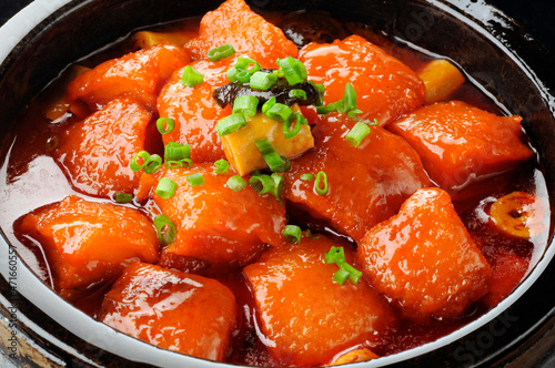 Braised pork in brown sauce