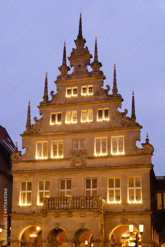 Weihnachtlich dekorierte Stadtweinhaus am Prinzipalmarkt, Blaue Stunde, Münster, Münsterland, Nordrhein-Westfalen, Deutschland