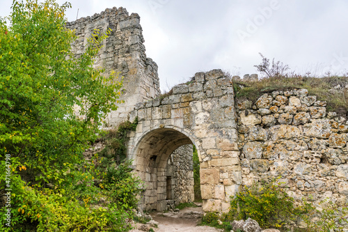 Fototapeta Old ruined fortress gate, Mangup-Kale city in the Crimea.