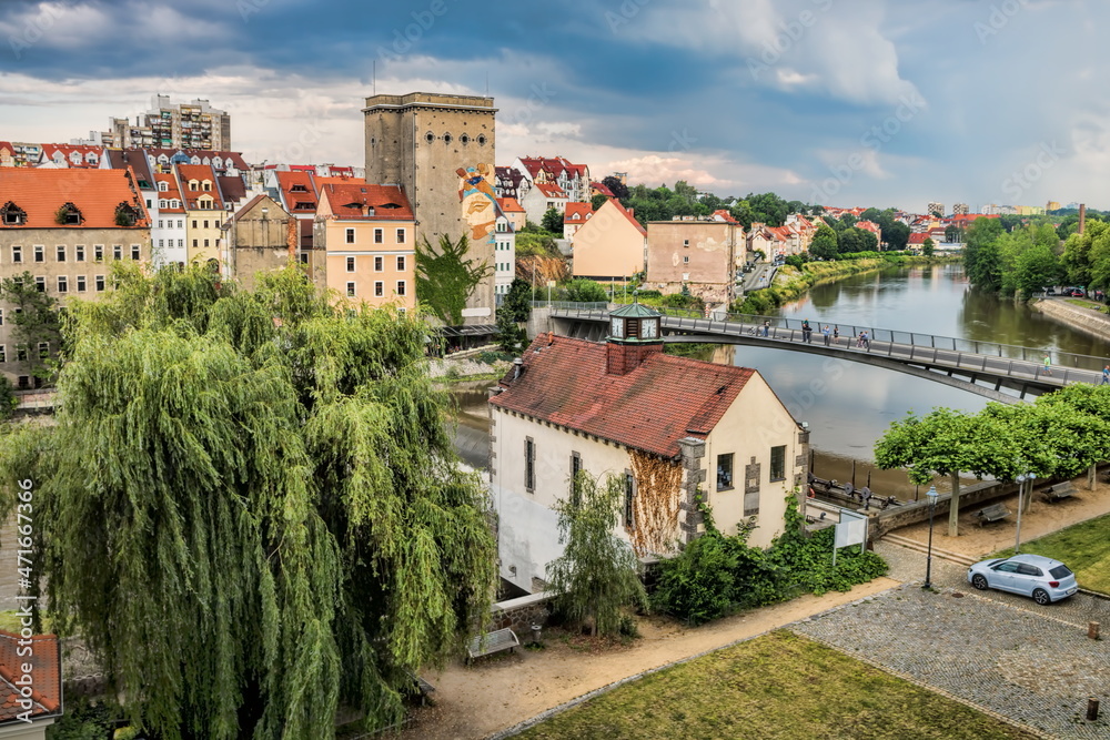 görlitz, deutschland - altstadtbrücke mit dreiradenmühle und vierradenmühle