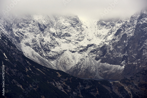 Fototapeta Naklejka Na Ścianę i Meble -  Tatry, góry, zima, śnieg, szlaki, niebezpieczne, TPN, 