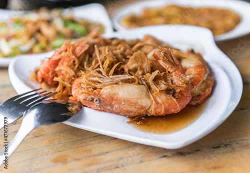 Fried shrimp with tamarind sauce Thai food