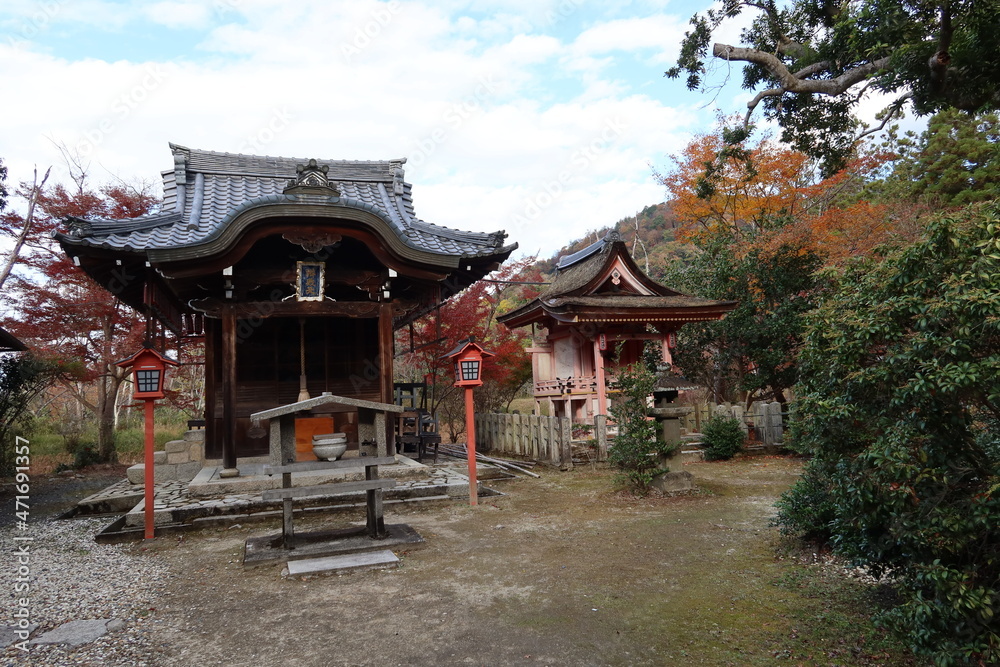 Benzaiten Subordinate Shrine and autumnal leaves in the precincts of Manjyu-in Temple in Kyoto City in Japan 日本の京都市にある曼殊院の摂社弁天堂神社と紅葉 Benzaiten Subordinate Shrine and autumnal leaves in the precincts of Manjyu-in Temple in Kyoto City in Japan 日本の京都市にある曼殊院の摂社弁天堂神社と紅葉