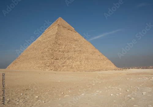The great pyramid of Giza  Egypt  stands between 2 other pyramids