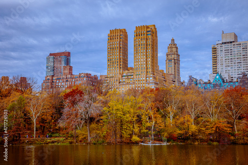 Fototapeta Naklejka Na Ścianę i Meble -  Autumn in central park, New York City