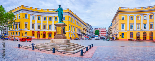 Billede på lærred The monument to Duc de Richelieu, Primorskiy Boulevard in Odessa, Ukraine