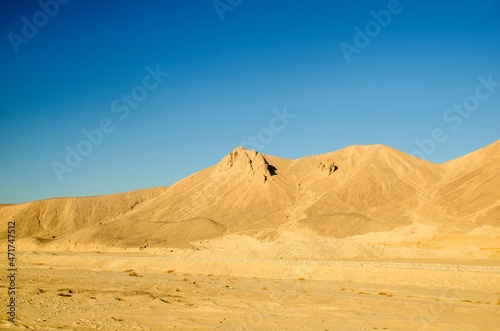 Sahara sand hills © Studio-M
