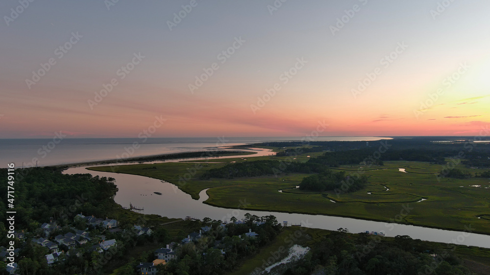 Obraz premium Coastal Tributary Dusk