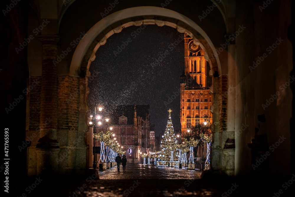 Obraz na płótnie Iluminacja świąteczna na rynku starego miasta w Gdański w salonie