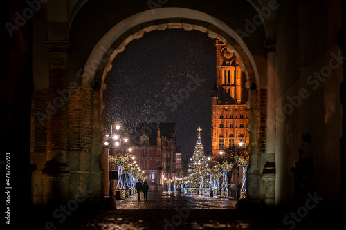 Iluminacja świąteczna na rynku starego miasta w Gdański