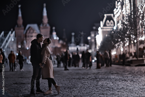 Canvas Print couple in love in moscow night winter, young family evening in winter moscow, au