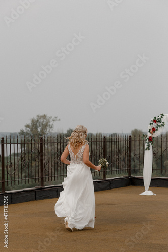 running bride