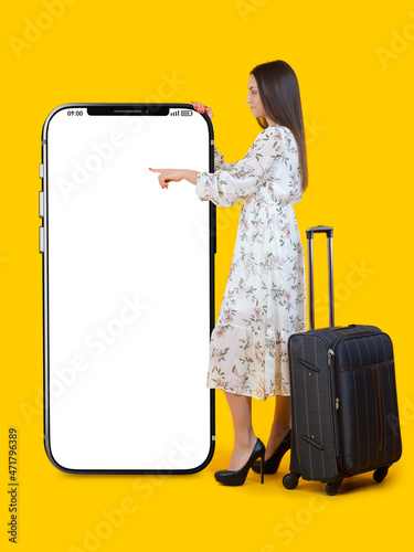 Woman traveller with big sm...