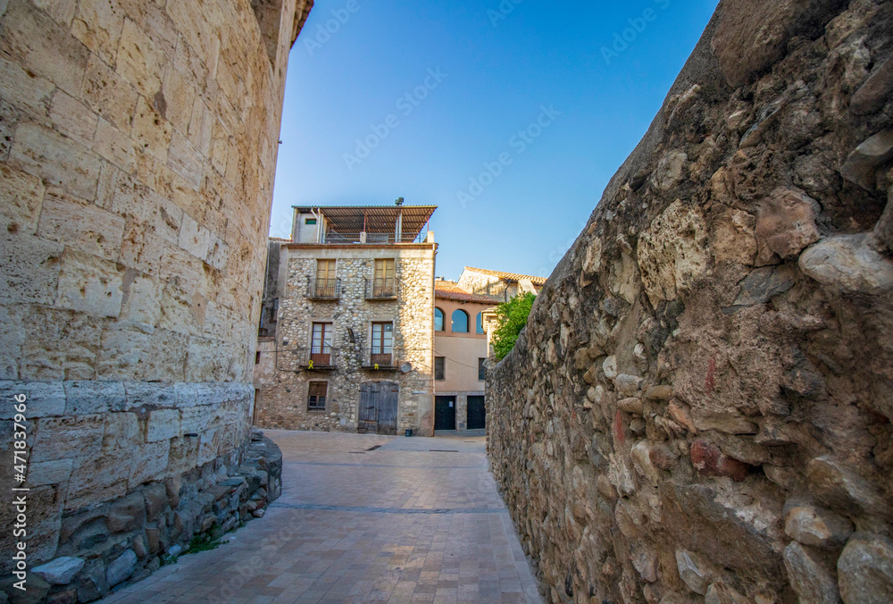 Details of the beautiful medieval catalan village of Besalu