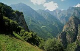 A gift for a friend is a paragliding flight in the Chegem Gorge, in one of the most beautiful places in the Caucasus.