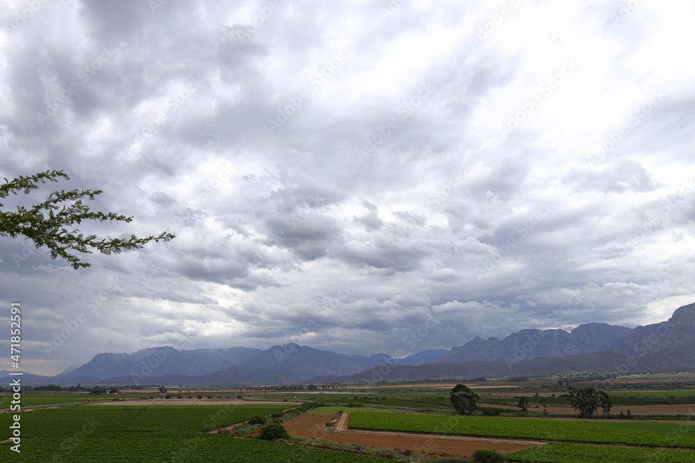 Clouds moving in across the Breede River Valley Clouds moving in across the Breede River Valley