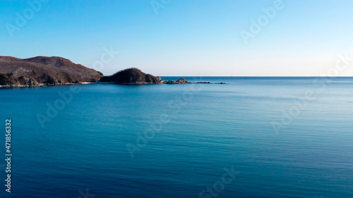 Foto Seascape with a view of the coastline