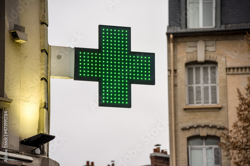 pharmacie pharmacien medicament pharmaceutique officine croix verte enseigne photo