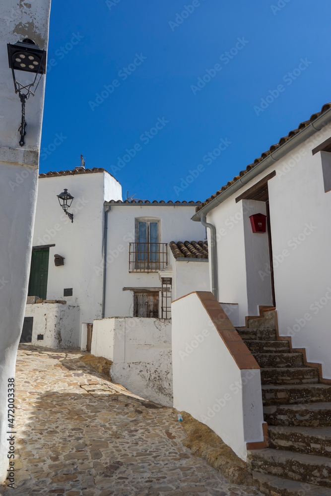 bonita calle del municipio de castellar de la frontera en la provincia de Cádiz, Andalucía