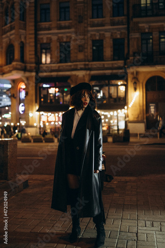 portrait of a woman in city © Elizaveta Kovalevska