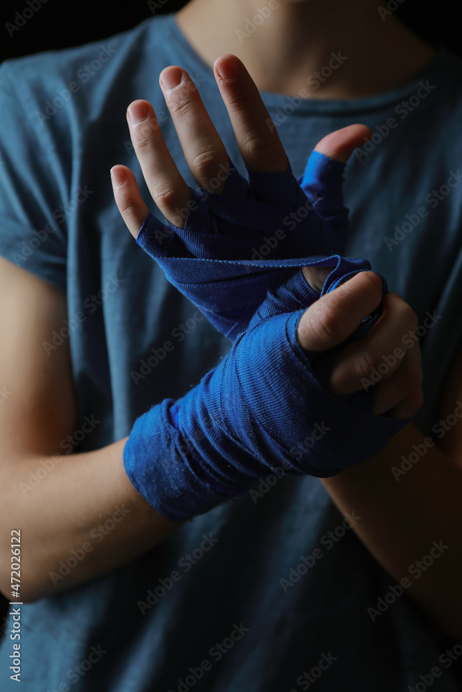 bandaging of a hand for sports