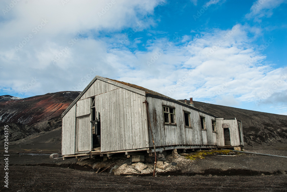Historical remains of old whaling station, Deception Island, Antártica.