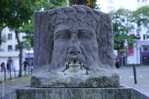 Estatua de piedra photo