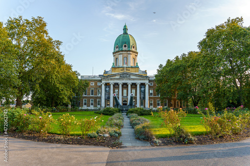 Valokuva Cannons and the entrance of the Imperial War Museum