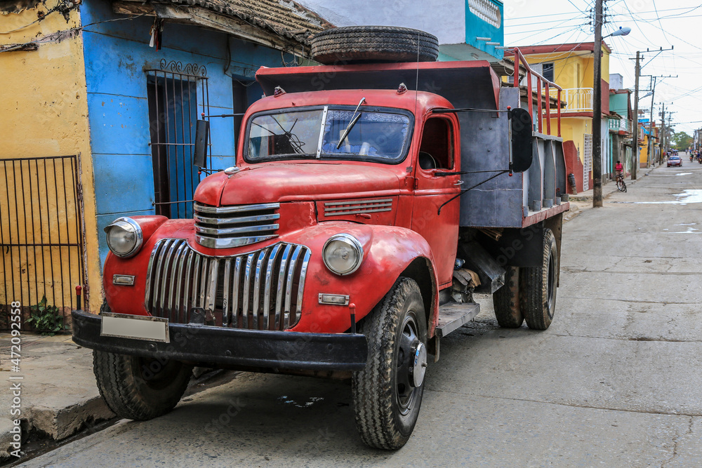 Schöner Oldtimer-LKW auf Kuba (Karibik)