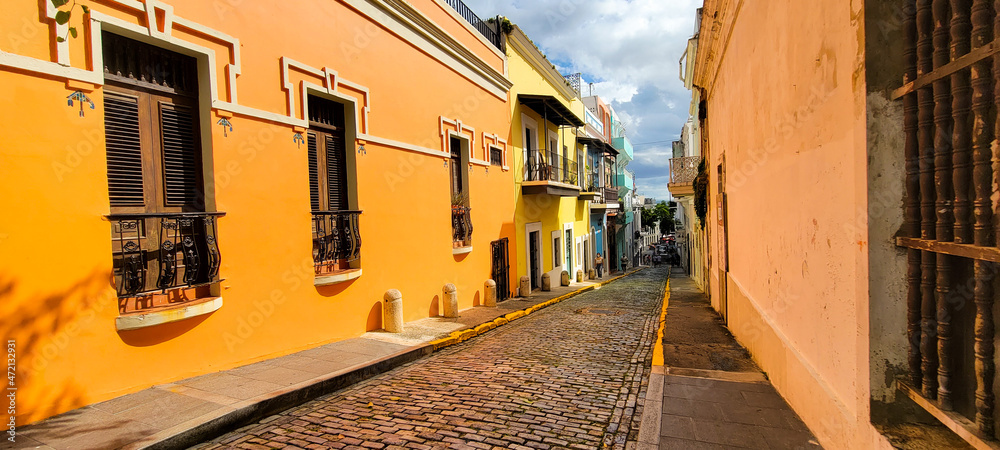 narrow street - puerto rico