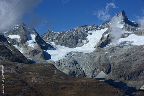 The Untergabelhorn and the Zinalrothorn photo