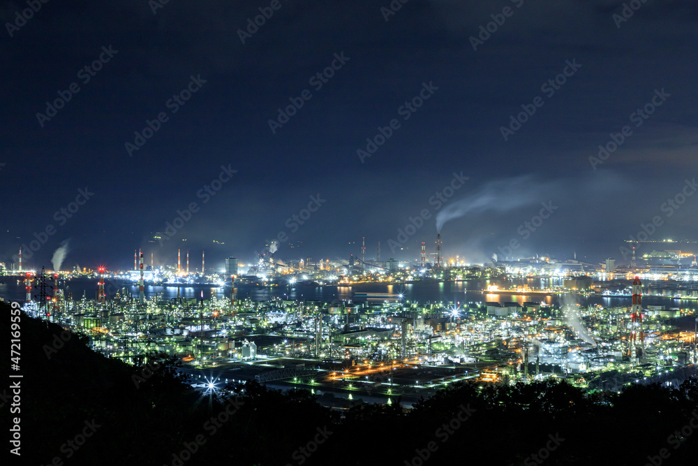 鷲羽山スカイライン水島展望台から見た工場夜景 岡山県倉敷市 Factory night view from Washuzan Skyline Mizushima Observatory. Okayama-ken Kurashiki city 鷲羽山スカイライン水島展望台から見た工場夜景 岡山県倉敷市 Factory night view from Washuzan Skyline Mizushima Observatory. Okayama-ken Kurashiki city