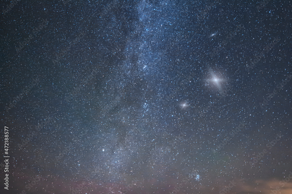 2 UAPS / Ufos in the night sky at a beach. UFO UAP Sighting at night