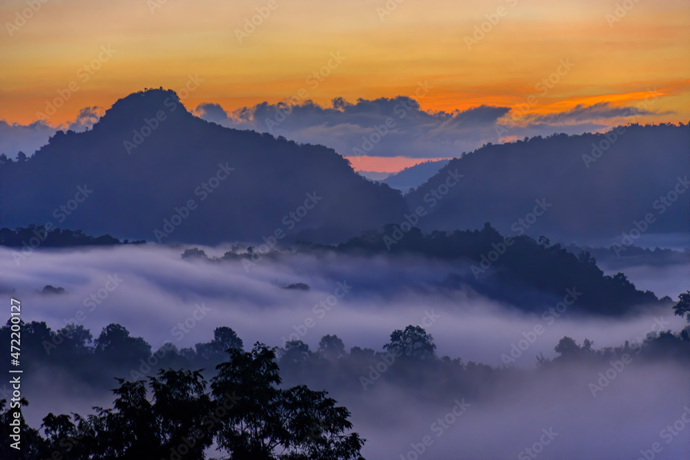 Fototapeta premium Morning mist viewpoint Baan Jabo, the most favourite place for tourist in Mae Hong Son,Thailand