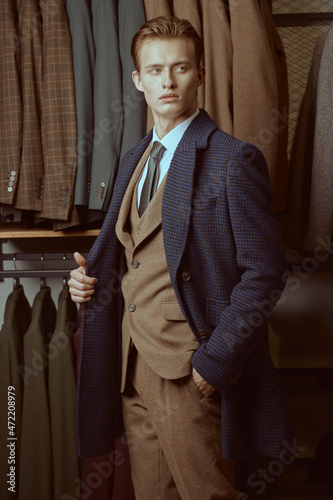 Fotografie man in three piece suit