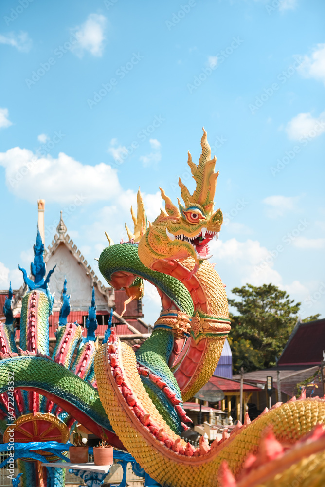 Fototapeta premium chinese dragon statue in temple