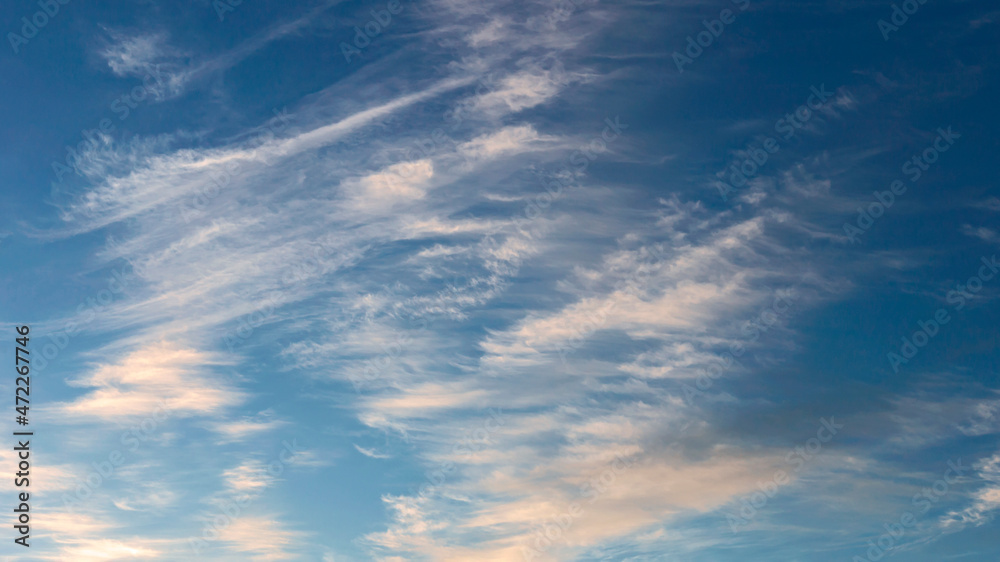Obraz premium Beautiful blue sky with white clouds as a natural background.