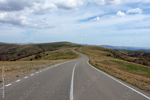 winding mountain road photo