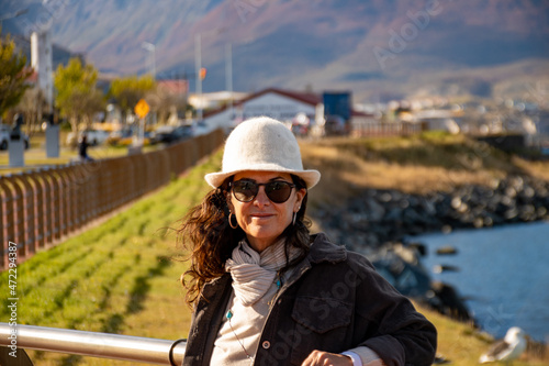 Woman in the pier © Ramses