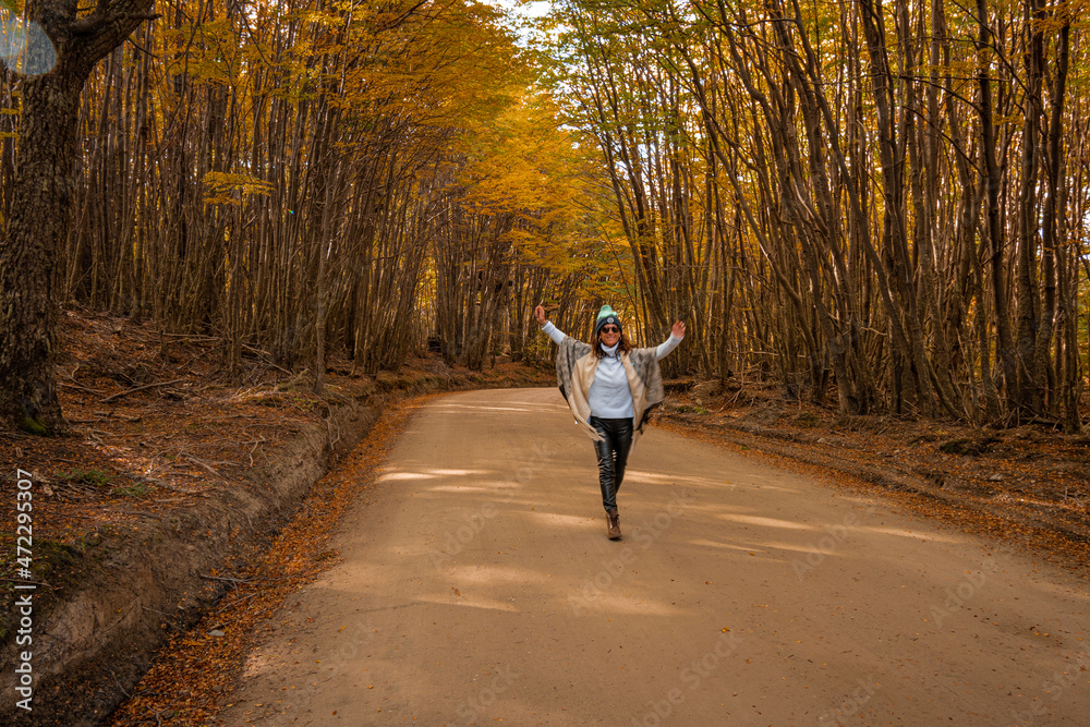 Fototapeta premium Dancing in the forest