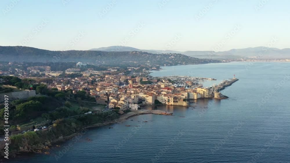 survol de Saint-Tropez sur la french Riviera dans le Var, sud de la France survol de Saint-Tropez sur la french Riviera dans le Var, sud de la France