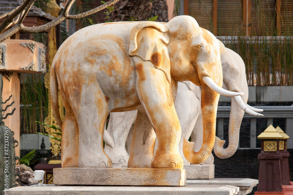 Thailand, Ko Samui. Temple detail. Elephant statues. - obrazy, fototapety, plakaty 