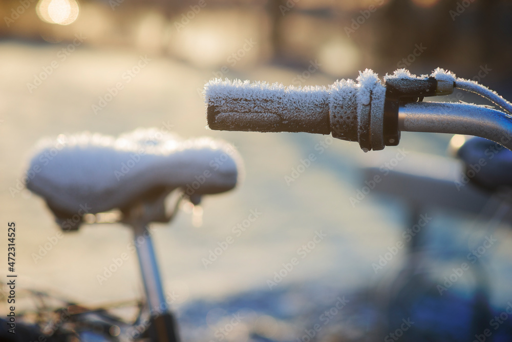 Bicycle handle with frost