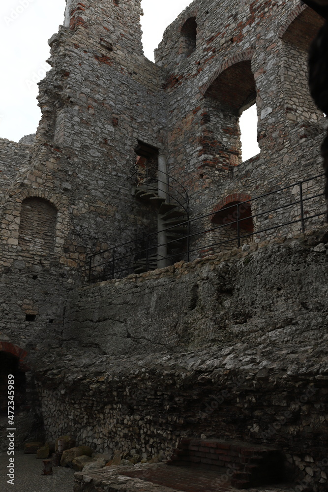 Ruiny zamku Ogrodzieniec, mury, piaskowiec, jura krakowsko częstochowska