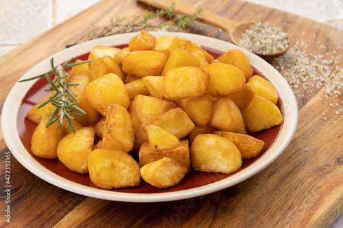 pommes de terre frites au romarin et au sel 
