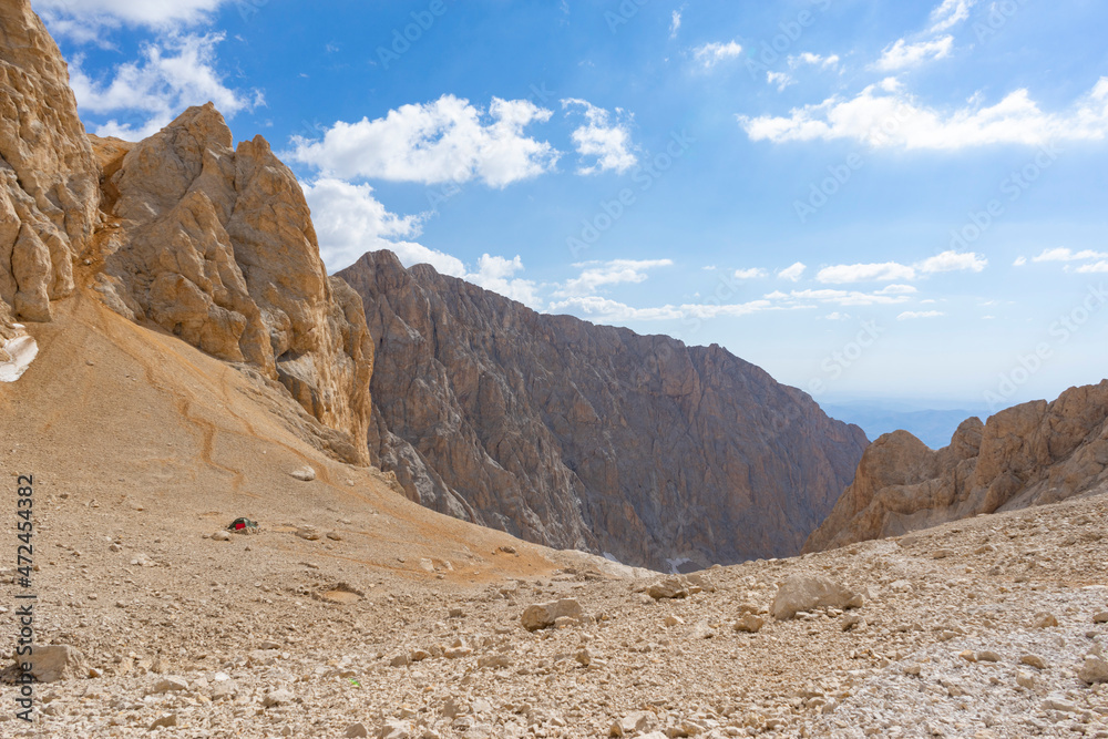 Aladaglar is the holy place of mountaineers. Demirkazık Mountain, Yedigöller, Climbing tracks.