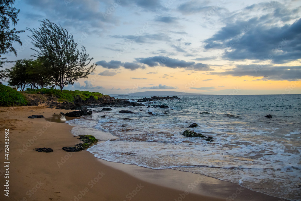 The overlooking view of the shore in Maui, Hawaii
