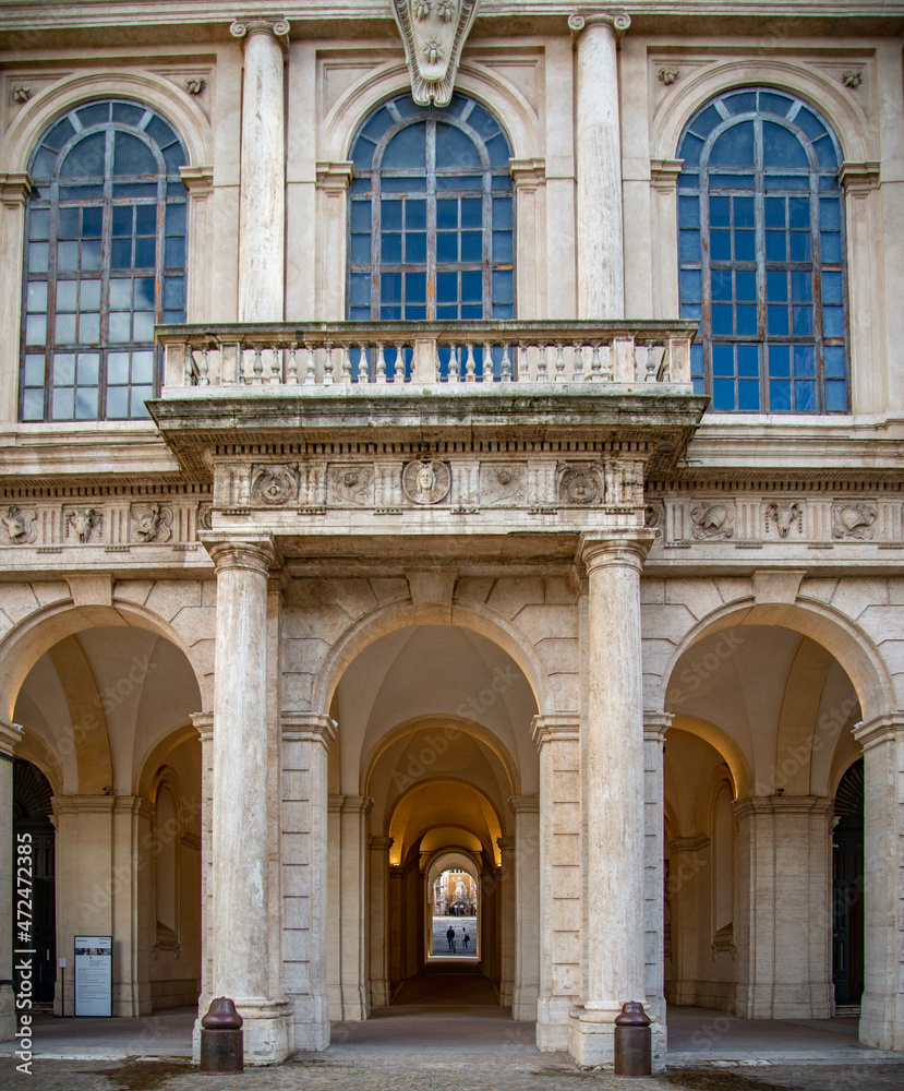 Palacio  Real Barbrrini  de estilo barroco en Roma Italia
