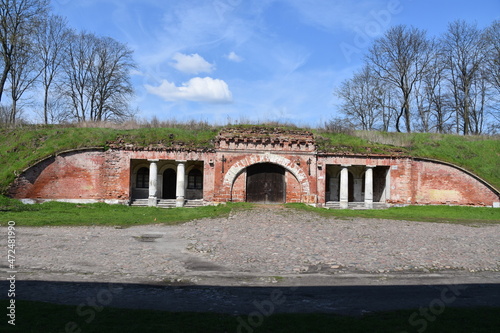 Twierdza Modlin, fortyfikacje obronne, zabytkowy, historyczny obiekt militarny, 