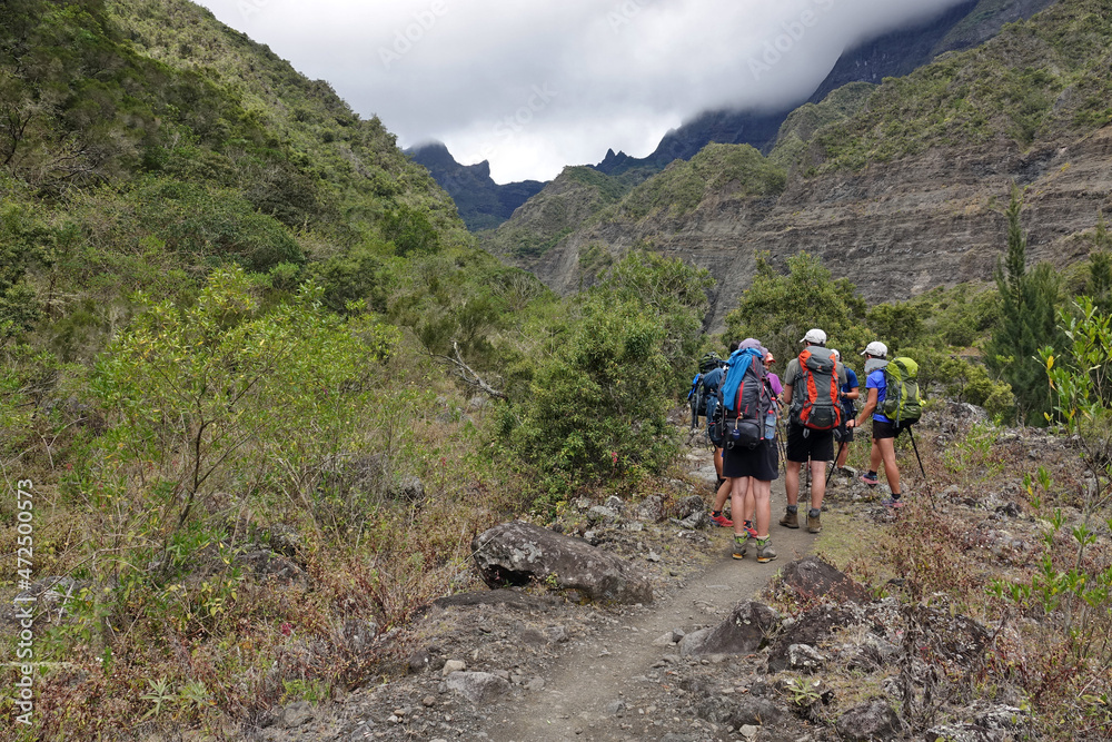 Chemins de randonnée sur l'île de la Réunion dans le cirque de Mafate en direction de Marla